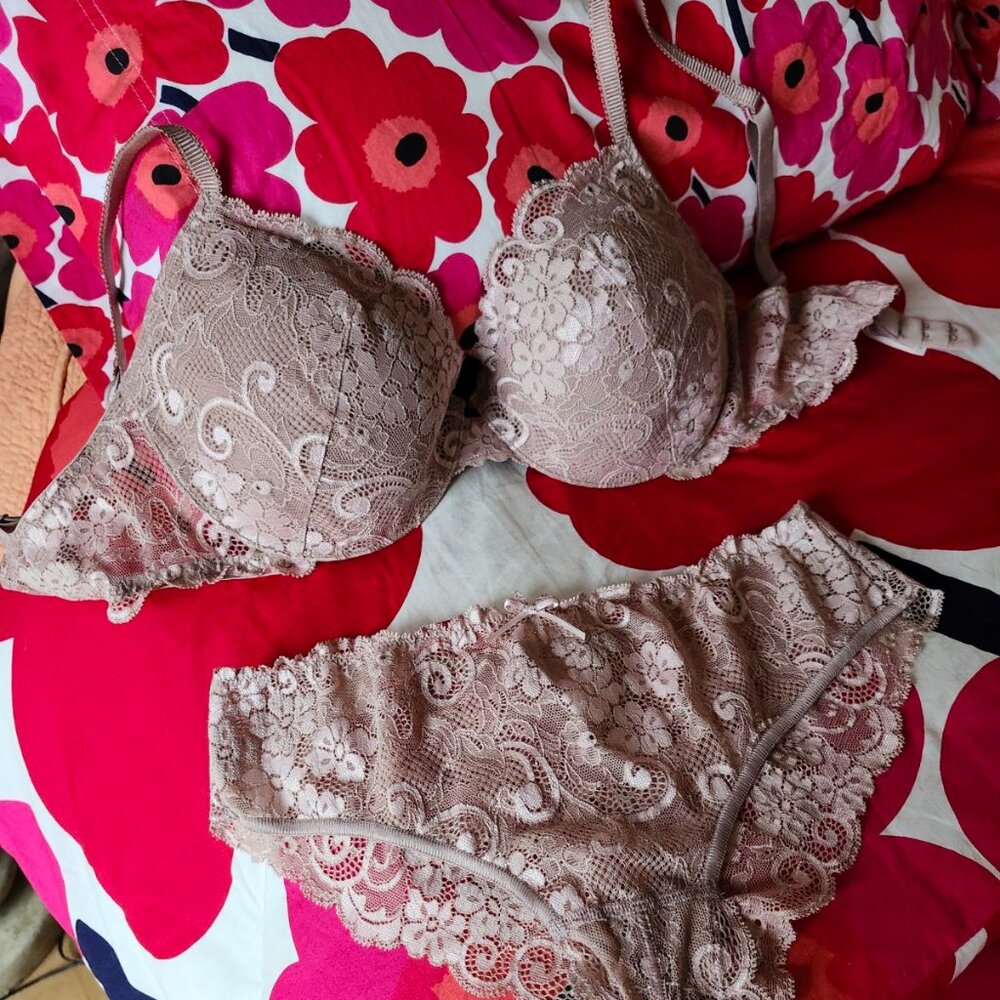 Vivtoria's Secret Angel IPEX bra & panty